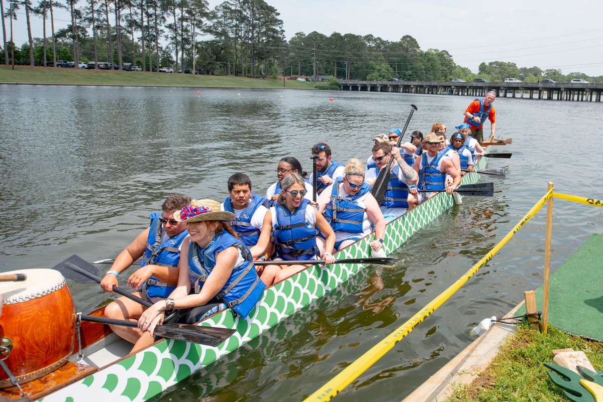 Vantage_Health's tweet photo. We had a great time over the weekend taking part in the 2022 Dragon Boat races, benefiting the Children's Coalition for Northeast Louisiana. We coyboy-ed up as "Ole Town One-Roe" and rowed our hearts out!

#dragonboatracing #oneroe https://t.co/johy7s63wz