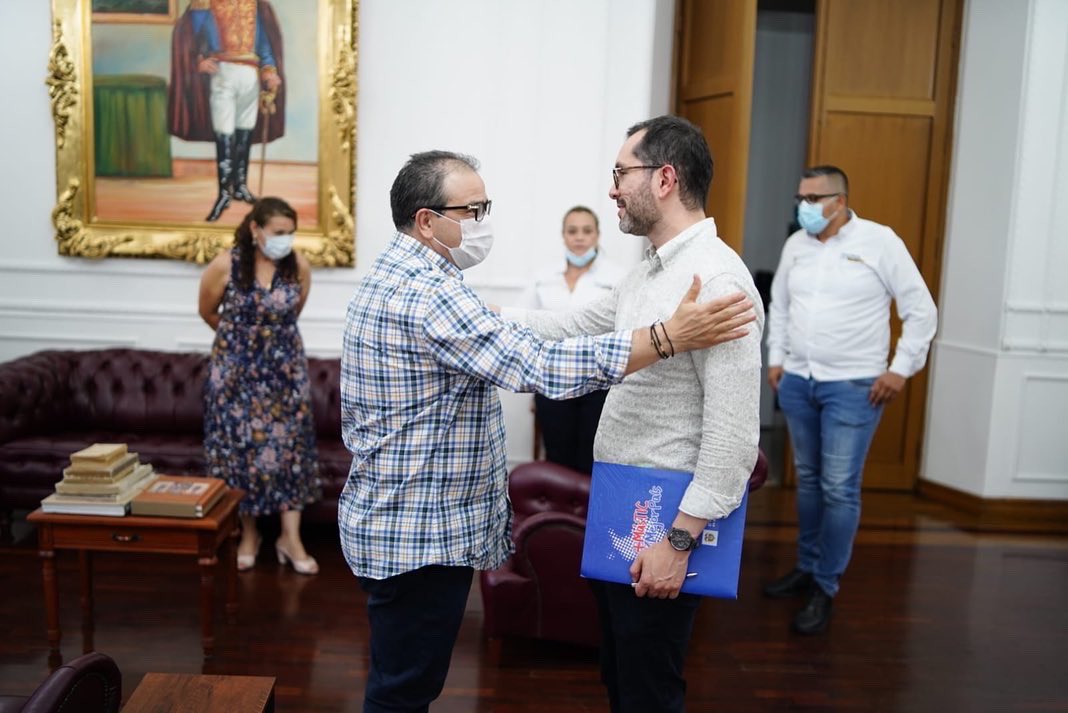 GoberNorte's tweet photo. El gobernador Silvano Serrano, recibió a Iván Mauricio Durán Pabón, viceministro de Transformación Digital, junto a la secretaria TIC, quien socializó la estrategia pedagógica del programa en TIC Confío +. 👇🏻 https://t.co/gGhJhEaSfW