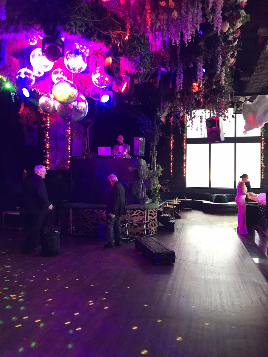 SusanPalasis's tweet photo. Setting up for #ASPNRpromoparty! #SomewhereNowhere #ASNR22 https://t.co/jFre9VCZDW