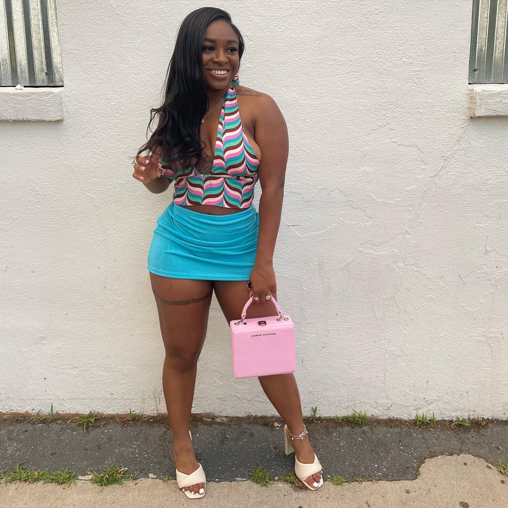 __brionnaa's tweet photo. Updating my “this her” pic 💕 https://t.co/4e9aaIb0Dr