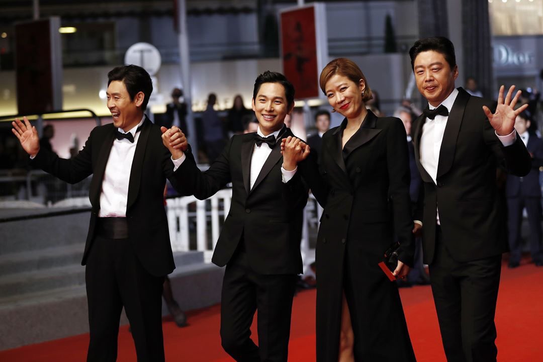 silver_B_rain's tweet photo. 나도 5년전사진투척ㅋㅋ
살면서 이토록 가슴벅차게 뭔가를 사랑해본적이  없었어요..앞으로도 은근히 오래 사랑할게요
축하해 우리영화!!
#잘된영화_불한당_5주년_축하해 https://t.co/myuFkpyHtx
