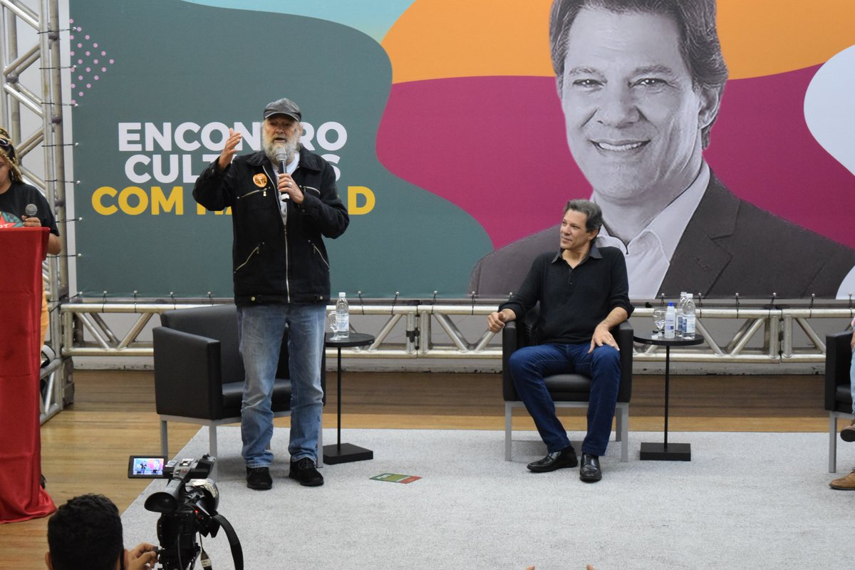PartidoVerdeSP's tweet photo. O PV esteve presente no encontro do setorial da cultura com o pré-candidatura do Fernando Haddad ao governo do estado.

Nosso presidente nacional Penna discursou no evento.

Estiveram presentes também representando o PV Romildo Campello e Mariana Perin.

https://t.co/PamCDx3aGM https://t.co/VFrNLyMeTD
