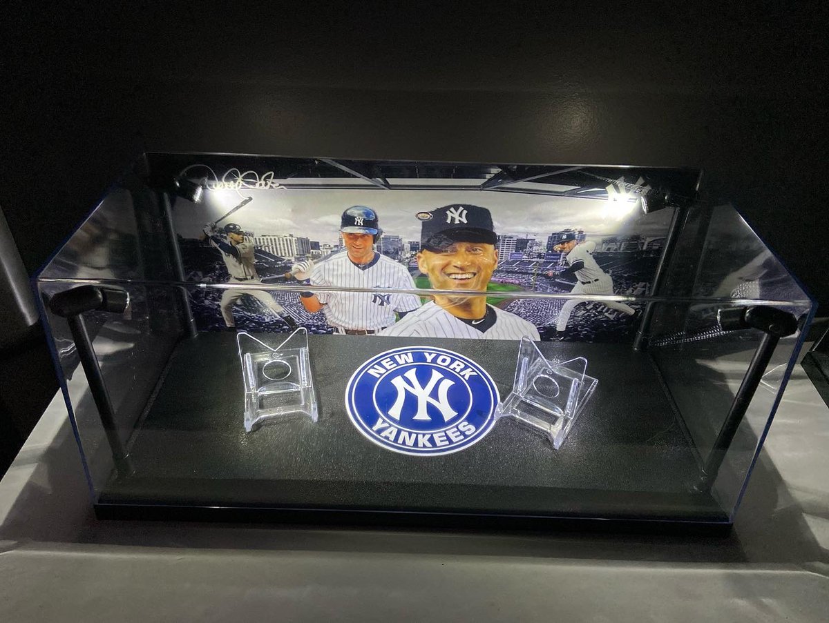 BReese01376963's tweet photo. New Jeter https://t.co/9xhDsiloC5