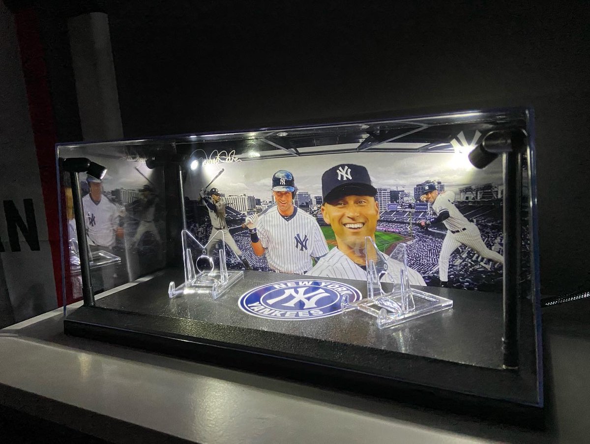 BReese01376963's tweet photo. New Jeter https://t.co/9xhDsiloC5