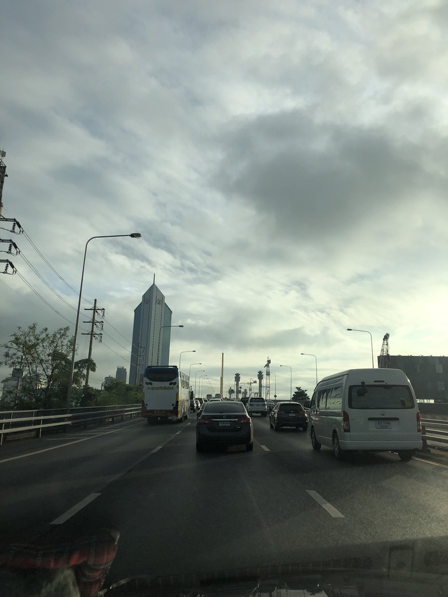 9neng's tweet photo. 6:45 สะพานแขวนพระราม9 ขาเข้า @js100radio @fm91trafficpro https://t.co/5kmPSH5C2X
