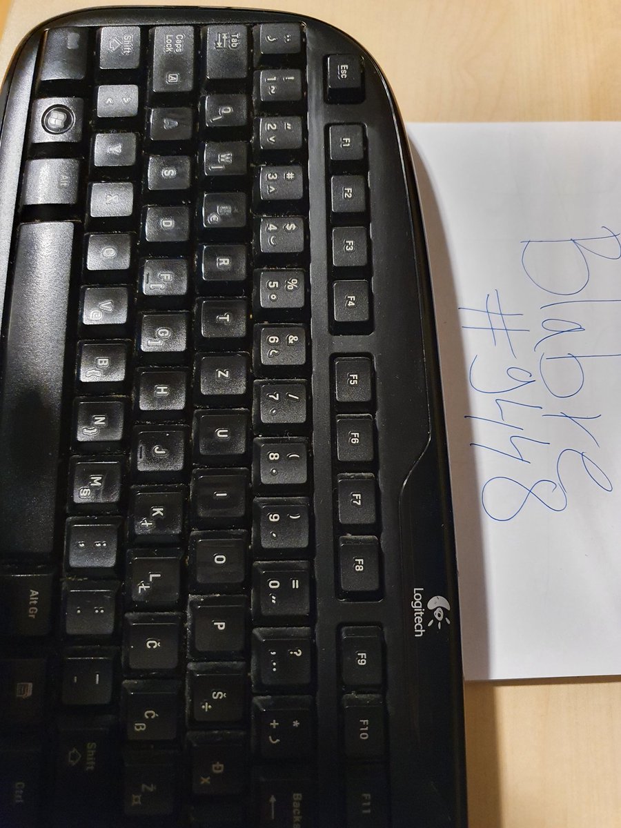 Blabre97's tweet photo. @NFTYKEYS Here is my old keyboard.
I hope you won't forget about me. Today is day 57 for me since I joined the server. @babeshellee #Nftkeys https://t.co/CXGJMCWRJA