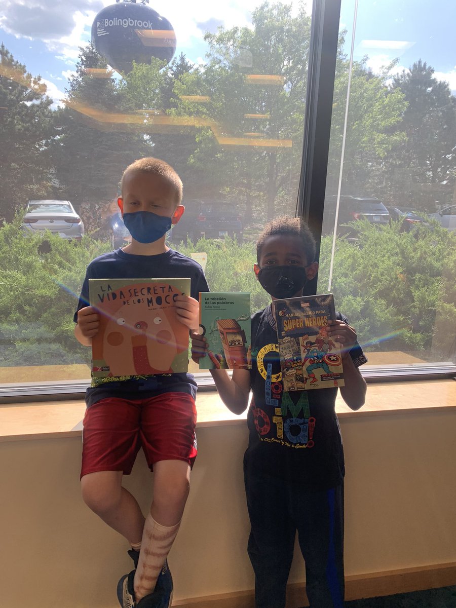 drmguerrero's tweet photo. Naperville 203 Dual Language book fair was a success! Shopping for Authentic Spanish texts has never been this easy… thank you @CustomeduLB for your partnership! https://t.co/jyNGaiTpoh