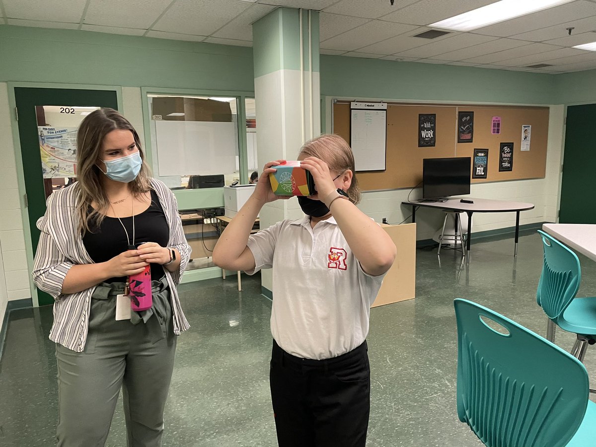 MsGodkin's tweet photo. #ILP @ResCSS students had fun today exploring World War II events in virtual reality #wcdsbawesome #studentengagement @RossiClass https://t.co/wmUwir88LY
