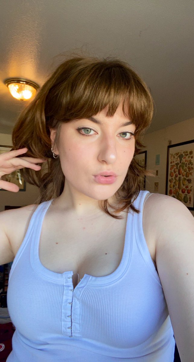 zoevflach's tweet photo. entering my being beautiful on twitter era ??? https://t.co/hkVd9jV4WR