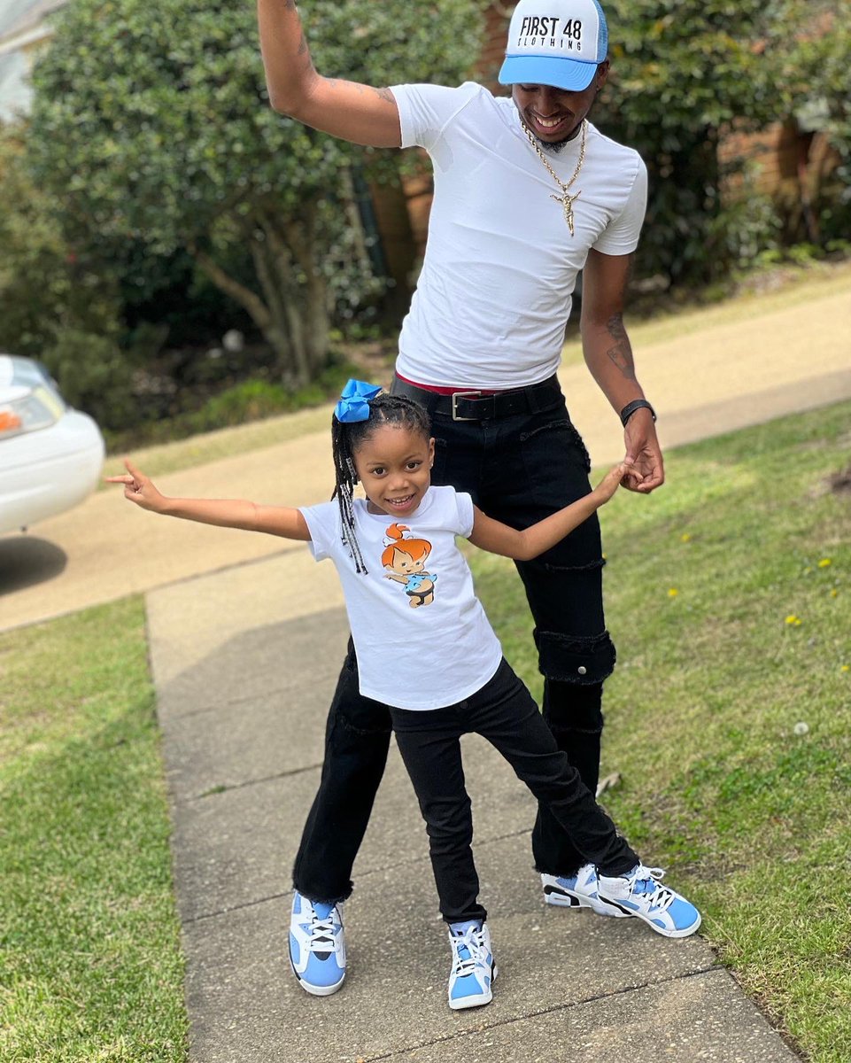 fk_yo_bitch's tweet photo. 👨‍👧🤞🏽 https://t.co/AYlsLORQ38