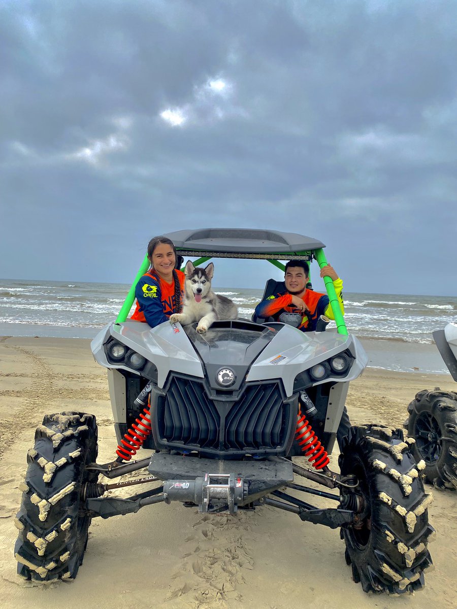 daniela_pulid07's tweet photo. Family Time 🏝💕 https://t.co/tZ8X7rt6Dz