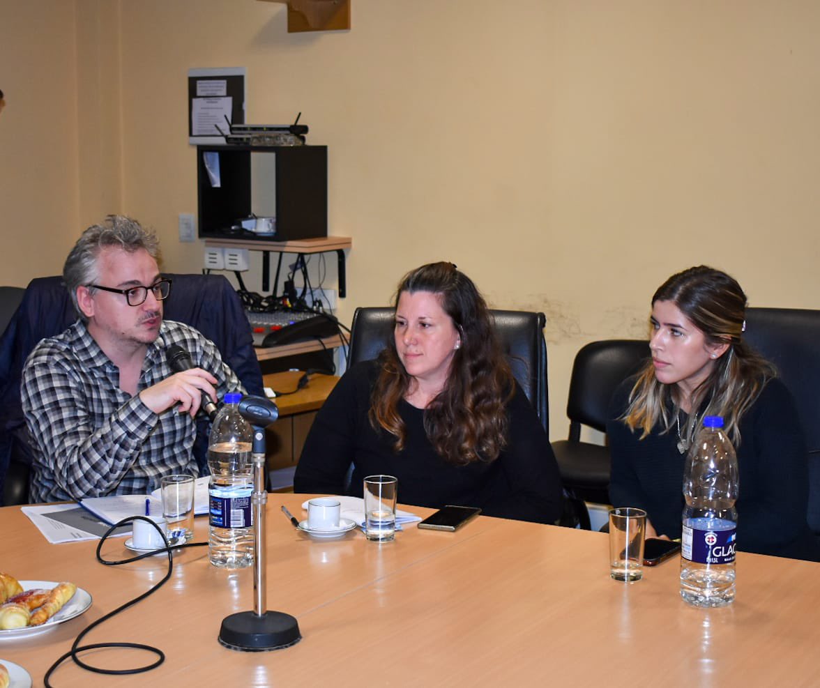 SaludCgt's tweet photo. Con palabras del Sec de Salud Laboral, Cristian Jerónimo y el Sec Gremial de CGT, Paco Manrique dieron la bienvenida a la Mesa y al Ministerio de Trabajo. La construcción colectiva de la mesa de salud laboral, es esencial para la vida de todxs lxs trabajadorxs. https://t.co/osfxIKIyvJ