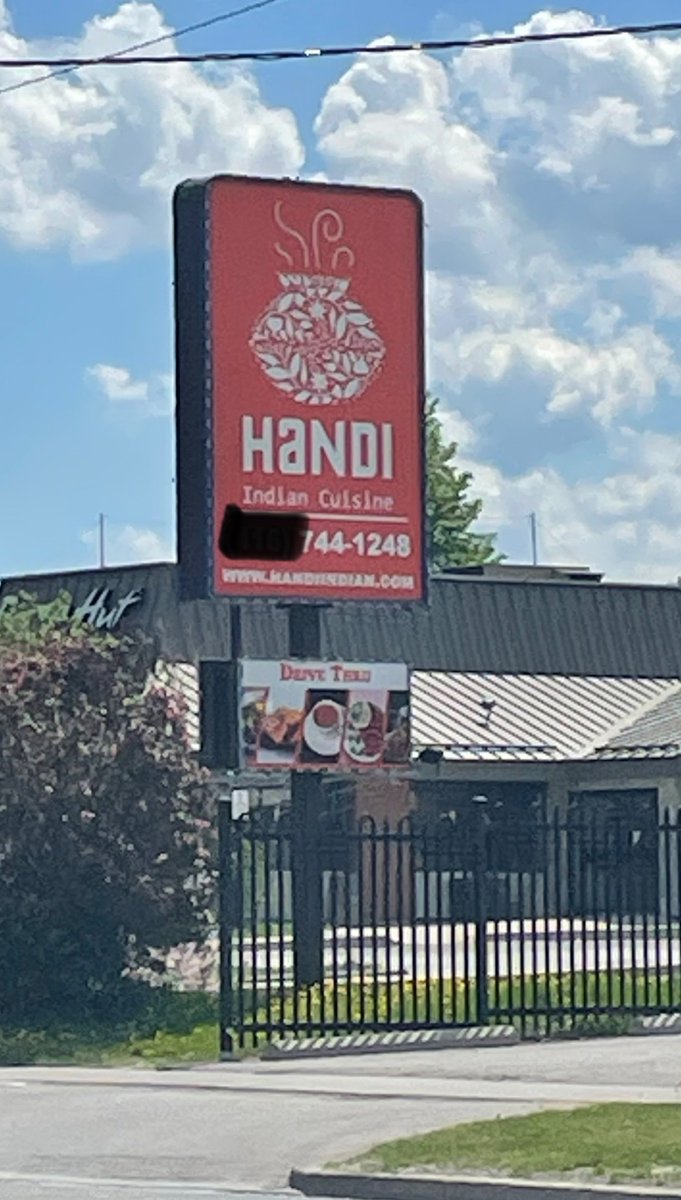 IamJustinCider's tweet photo. No lunch at the office today so co-worker goes, “Let me give you some handi”

wonder what she’d do if I told her I skipped brekky too https://t.co/uZ3xdXsobZ