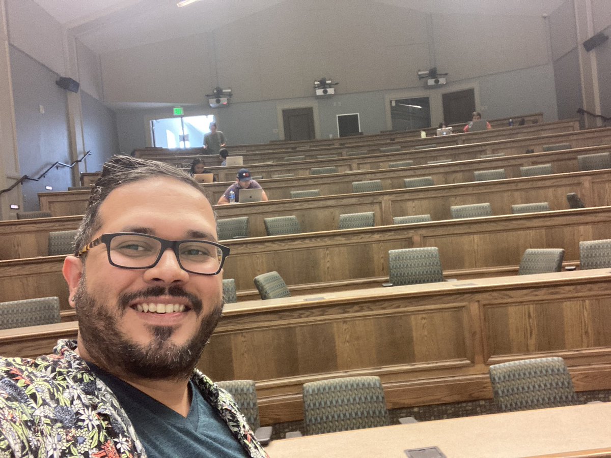 saltyecoevo's tweet image. Today I gave my first seminar after my defense @LATech! I know it looks empty but there was a good audience today! #endofthesemester #ecology #phdlife