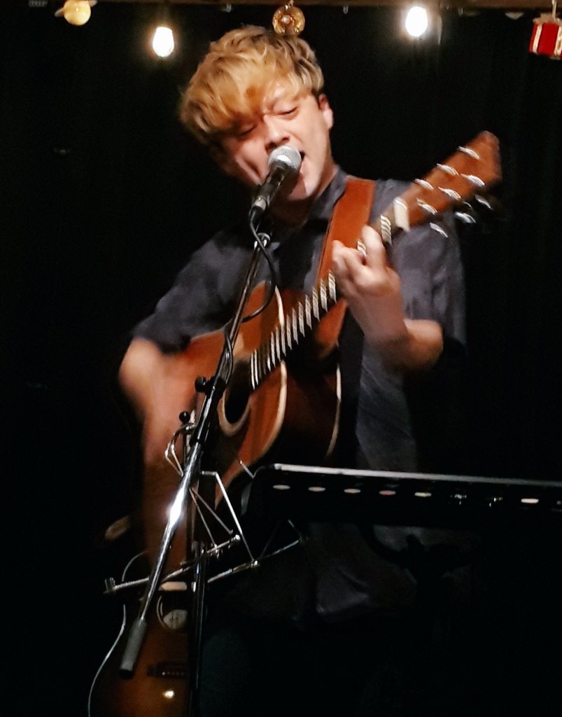zdCtps0pjn7vztn's tweet photo. 今夜のモルタルレコードライブ
3人共凄すぎて興奮が治まらない最高峰ました!!!!
#perfectlive #モルタルレコードpresents #和製ケビン
#ターキーのぶとユタ州
#ナカノアツシ https://t.co/QgXOgXeh9D