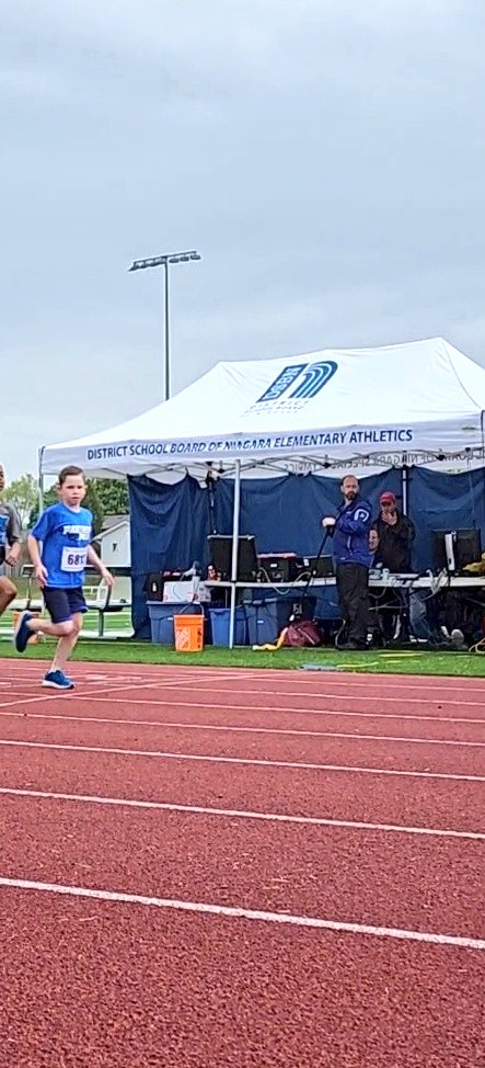 McJMat's tweet photo. Proud of the Novice OP Panthers today. They did great for their 1st time competing & representing their school at track & field today. They definitely got their feet wet! π§ #OPPS #OPstrong @orchardparkdsbn https://t.co/Zed3d82Cmk