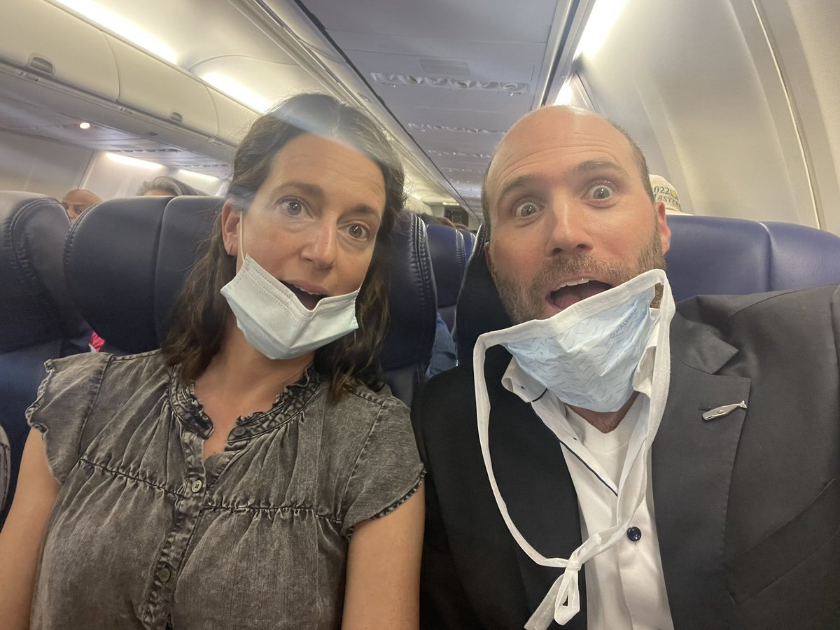 Hate leaving but the best part of coming home from NOLA and the #AUA2022 was catching up with a friendly seat mate and @AmerUrological leadership classmate @Scarps_kristen on the southwest flight through Nashville. We were shocked to see each other!