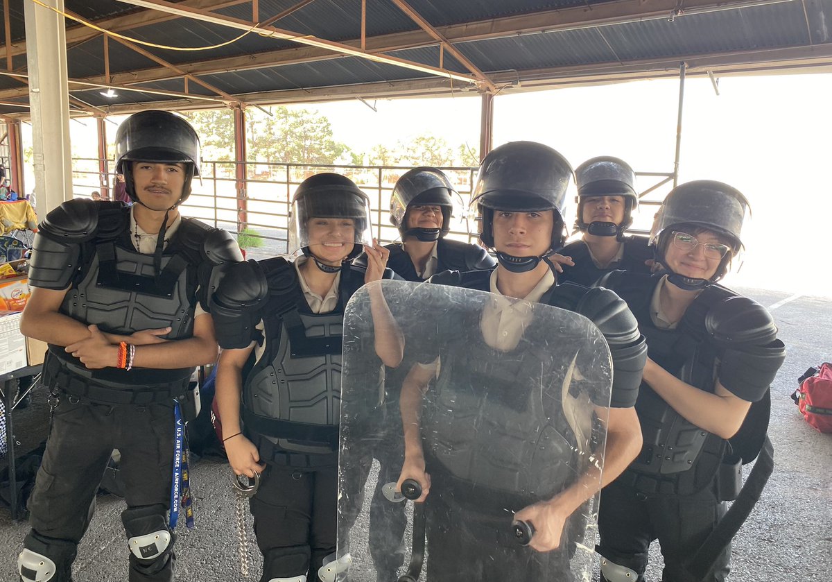 ClubParkland's tweet photo. Congratulations to the Parkland Criminal Justice Club at the border challenge battle of the badges completion today @YsletaISD @JSalgado_PHS 

Second place bomb threat
Second place drug raid 
Third place active shooter
Third place cell extraction
Second place fingerprint analysis https://t.co/tV9xDGKfy0