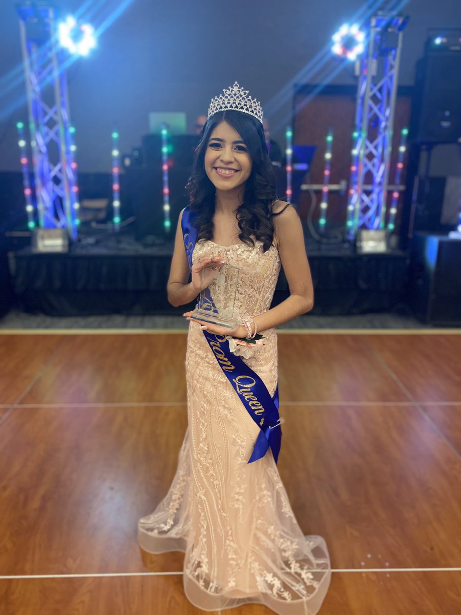 SRHS_2022's tweet photo. Last but not least, clap it up for our 2022 Prom King Anthony Tamayo and Prom Queen Amanda Muñoz 🥰🥰 👏🏽👏🏽 #SRprom22 https://t.co/hxgLJszfDh
