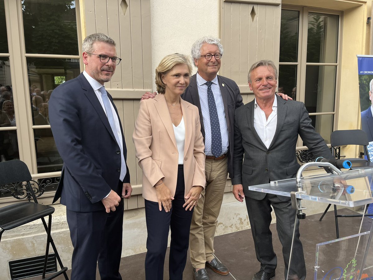 Morlet78100's tweet photo. Lancement de campagne de @MontbrialAvocat er Marie-Agnes Bouyssou à Chambourcy. 200 personnes réunies pour un binôme de choc. Les 12 et 19 Juin, on vote pour le candidat de l Union de la Droite et du Centre : Thibault de Montbrial. Merci à @vpecresse @davidlisnard @P_Morange https://t.co/FY0guXNtRl