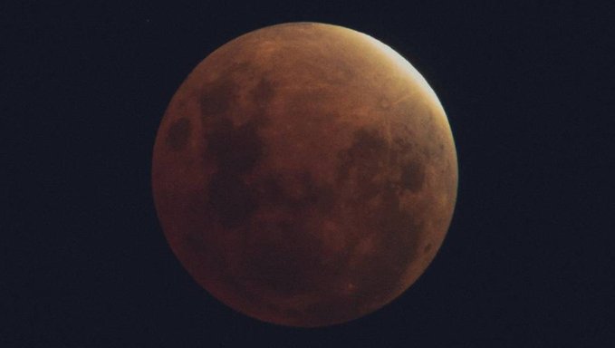 TrenchTimes's tweet photo. Across parts of the world, including some areas of North America, a total lunar eclipse is visible.

https://t.co/jVJY6HB8C8 https://t.co/PpYBPNoekp