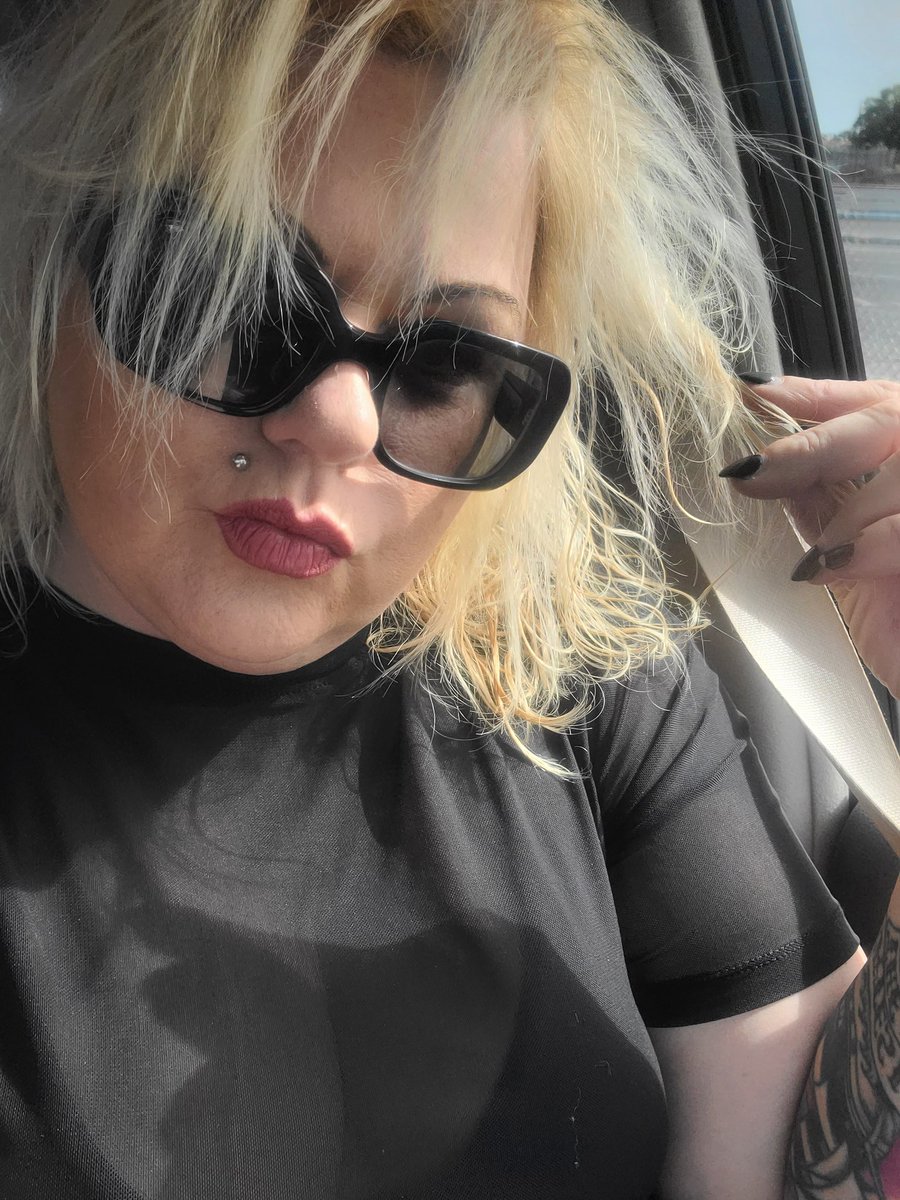 ErotiqueRose's tweet photo. The pandemic pushed Me to start playing more for personal pleasure and less for professional services.

It's made Me a better Dominant and much more skilled than I was before.

So now it's back to clients, but I still keep personal pleasure and play top of mind. https://t.co/eJkpPCqREz