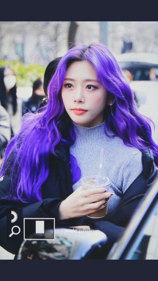 valeriaStanDC's tweet photo. Happy birthday 🎂 to my bias and our cute bunny leader!!! 🐰
#JIU #Dremcatcher #HappyJIUday @hf_dreamcatcher https://t.co/hpepUKL3YT