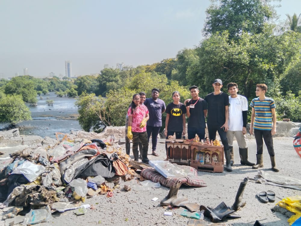 withthemforthem's tweet photo. Team WITH THEM FOR THEM
Week 68 🌎
Day : Sunday
Venue: Sec 16 near Ganpati mandir Airoli

For collaboration and more details and information please contact: +91 87796 32465/ +91 73038 33103

Withthemforthem@gmail.com
@sawantashishh 
@withthemforthem 
@AUThackeray https://t.co/lsYDWrF6XD