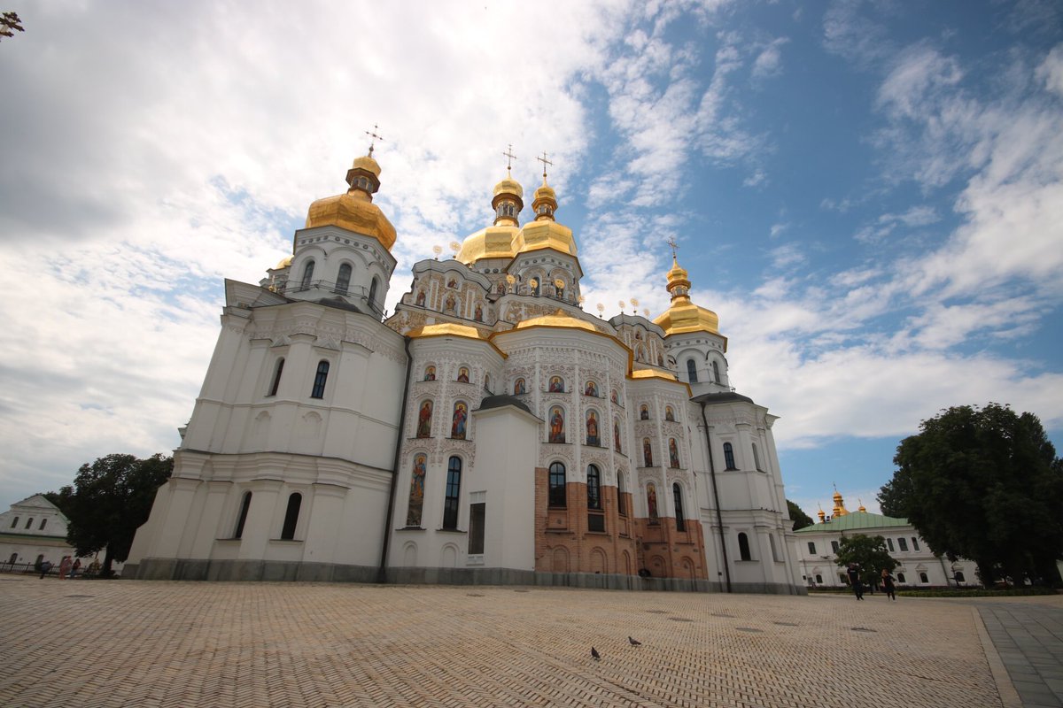 MyFaveBench's tweet photo. Remembering our family visit to Kyiv 3 years ago and remembering the stunning historical buildings and the friendly locals. I can’t wait to return 🇺🇦🇺🇦🇺🇦🇺🇦🇺🇦🇺🇦
#Kiev #kyiv #Ukraine #noneedforwar https://t.co/0eEOy08CCW