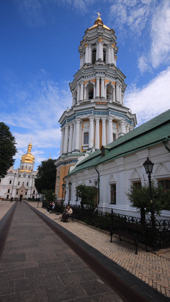 MyFaveBench's tweet photo. Remembering our family visit to Kyiv 3 years ago and remembering the stunning historical buildings and the friendly locals. I can’t wait to return 🇺🇦🇺🇦🇺🇦🇺🇦🇺🇦🇺🇦
#Kiev #kyiv #Ukraine #noneedforwar https://t.co/0eEOy08CCW