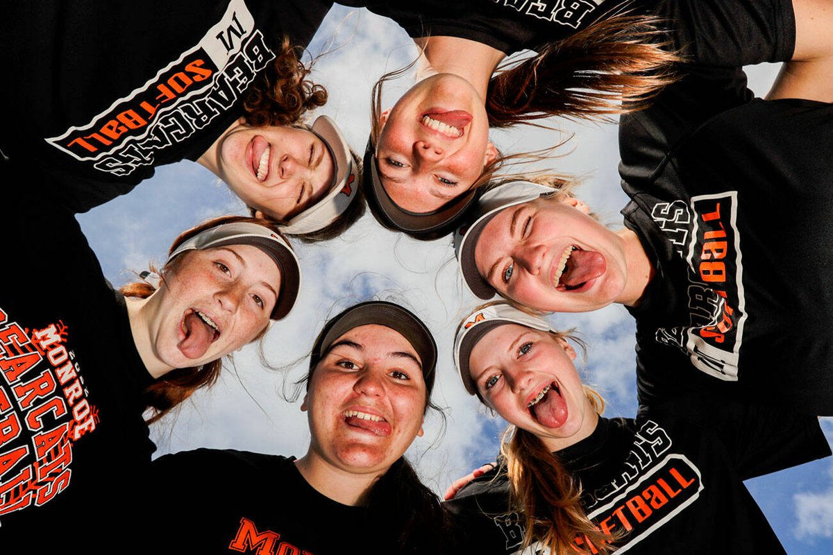 HeraldNetPreps's tweet photo. Monroe softball team shares a ‘sisterly bond’ https://t.co/obcCCwFavb https://t.co/0Dr00o7aLb