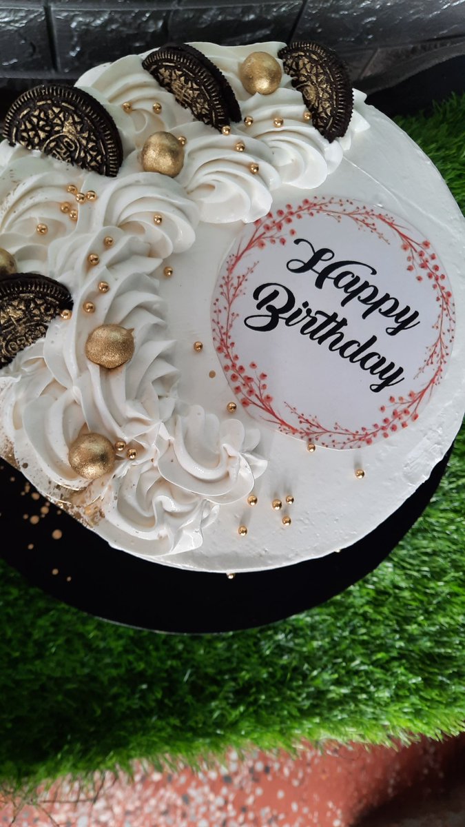 cakes_coupes's tweet photo. Our budget friendly cake
Simple🥰
Chic🥰

#explore #explorepage #ibadan #cakeandcoupes #Trending #viraltwitter #ibadanbaker https://t.co/EGkVOz6fsU