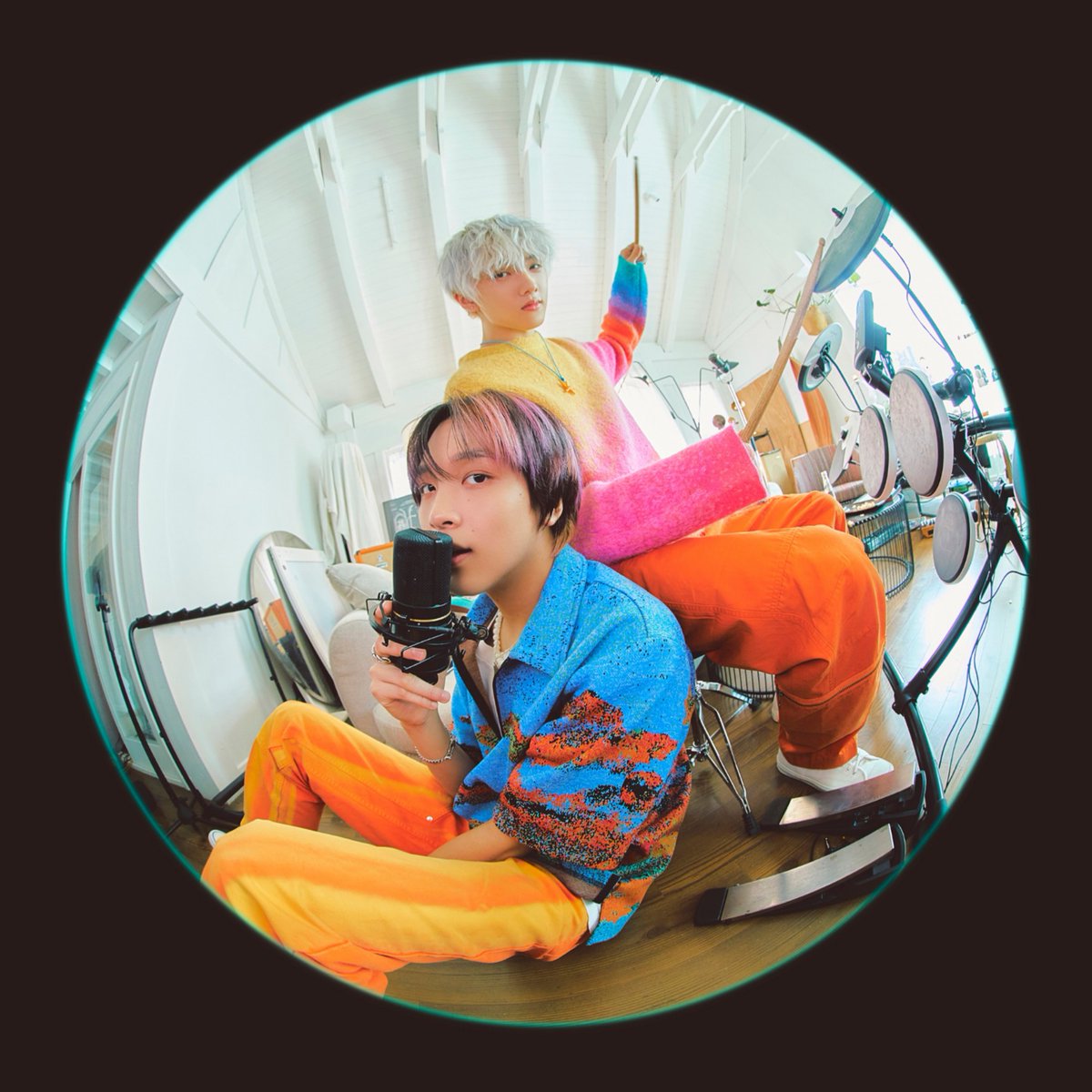 ihaecyou's tweet photo. haechan and sinchan of the day ft. jisung <3 https://t.co/hp8EPBXhyZ