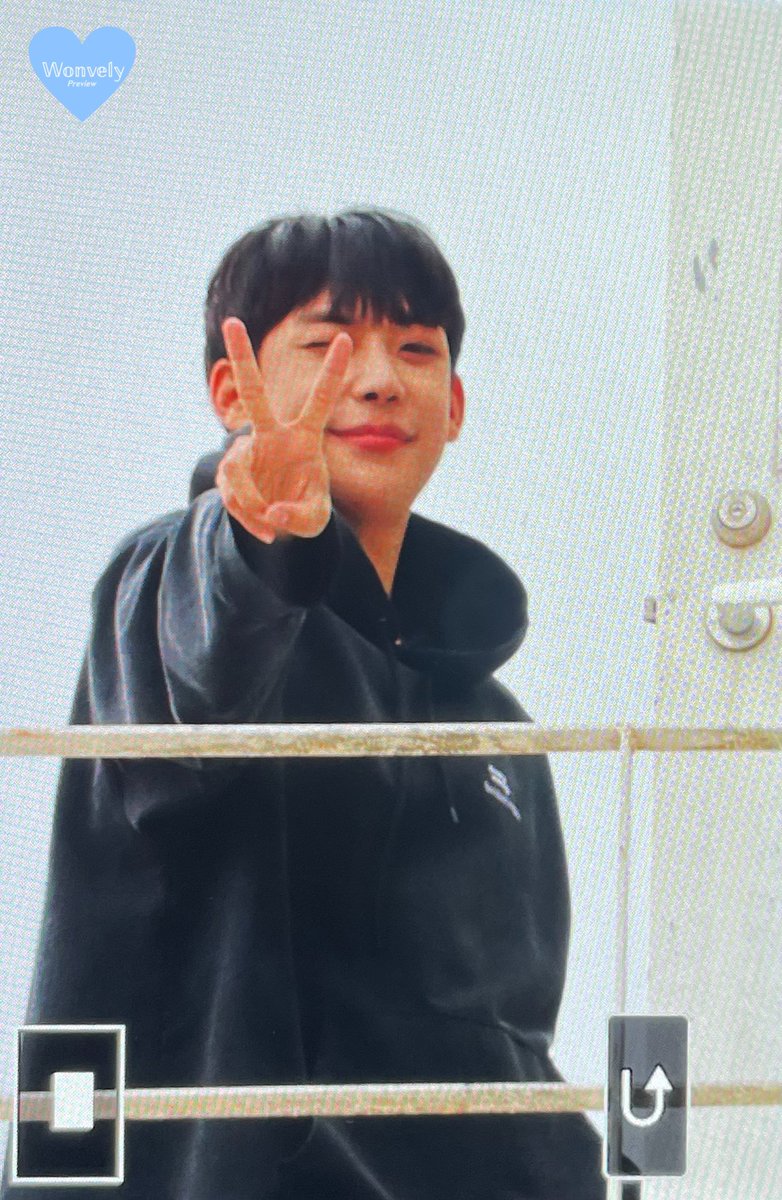 __ll_O2's tweet photo. 220515 프리뷰 

🥺📸💭

@AWEEK_Official 
#어위크 #AWEEK #アウィーク
#다일 #Di1e ＃ダイル
#차원 #Chawon #チャウォン https://t.co/2z1Sv2iBUI
