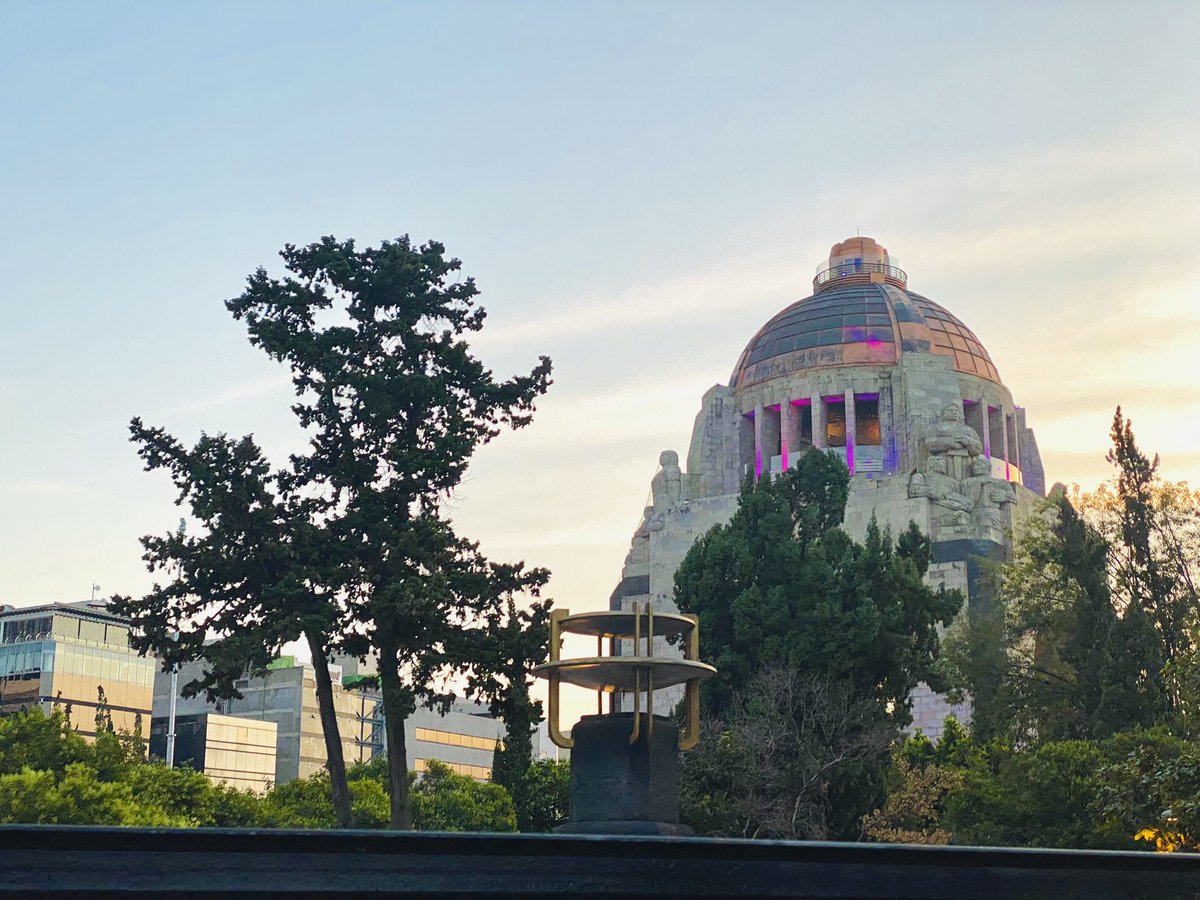astriidBB's tweet photo. Soy muy buena fotógrafa...📸💕#tourcdmx #lunes https://t.co/ihhCPvnOud