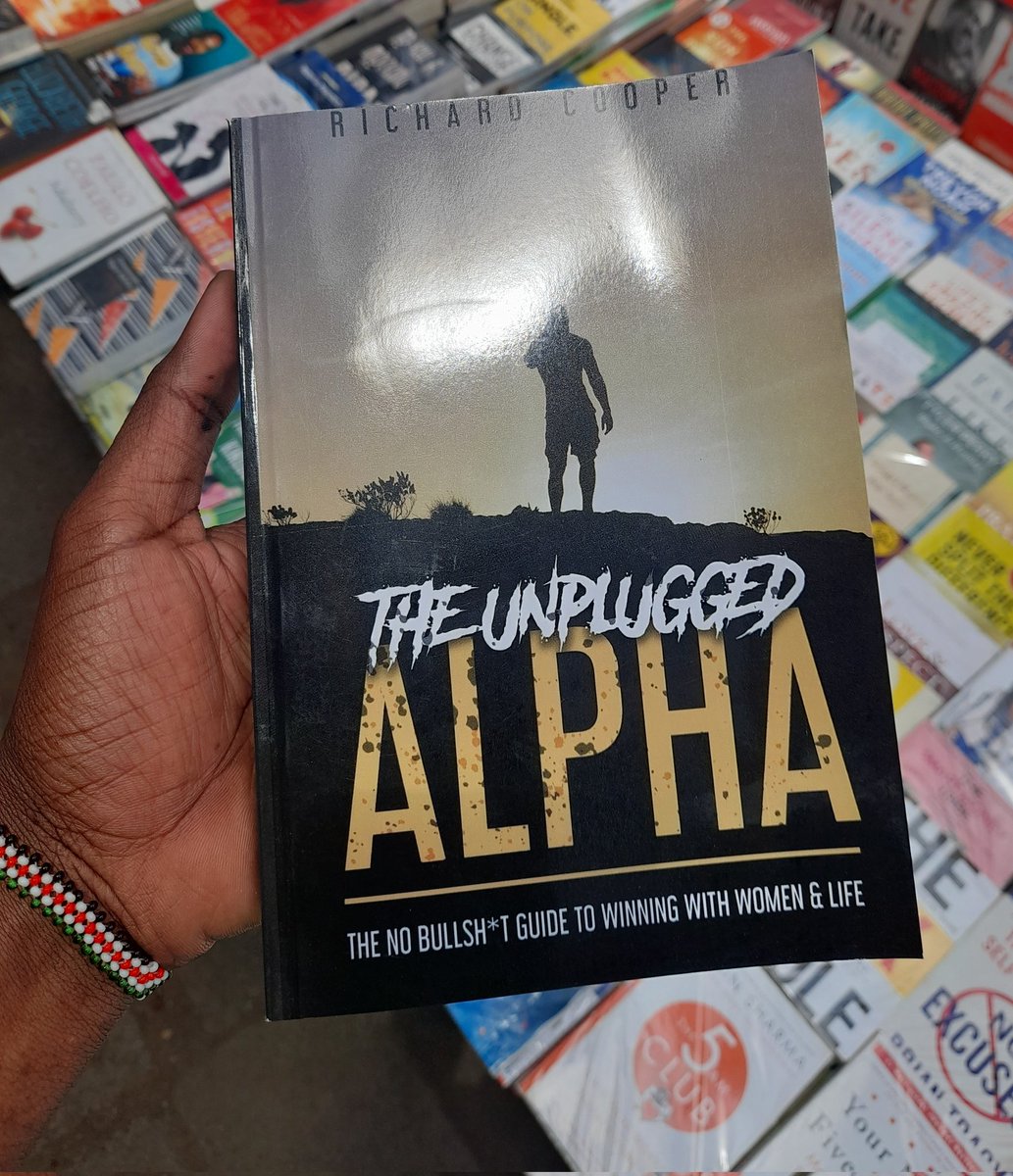 iam_nyakoi's tweet image. These are the masculine books that would have helped Freshly Mwamburi avoid the wrath of Stella.The man was a simp,paid even the air ticket,went to see arrival only to receive Stella with her Alpha man

#JKIA #Stella