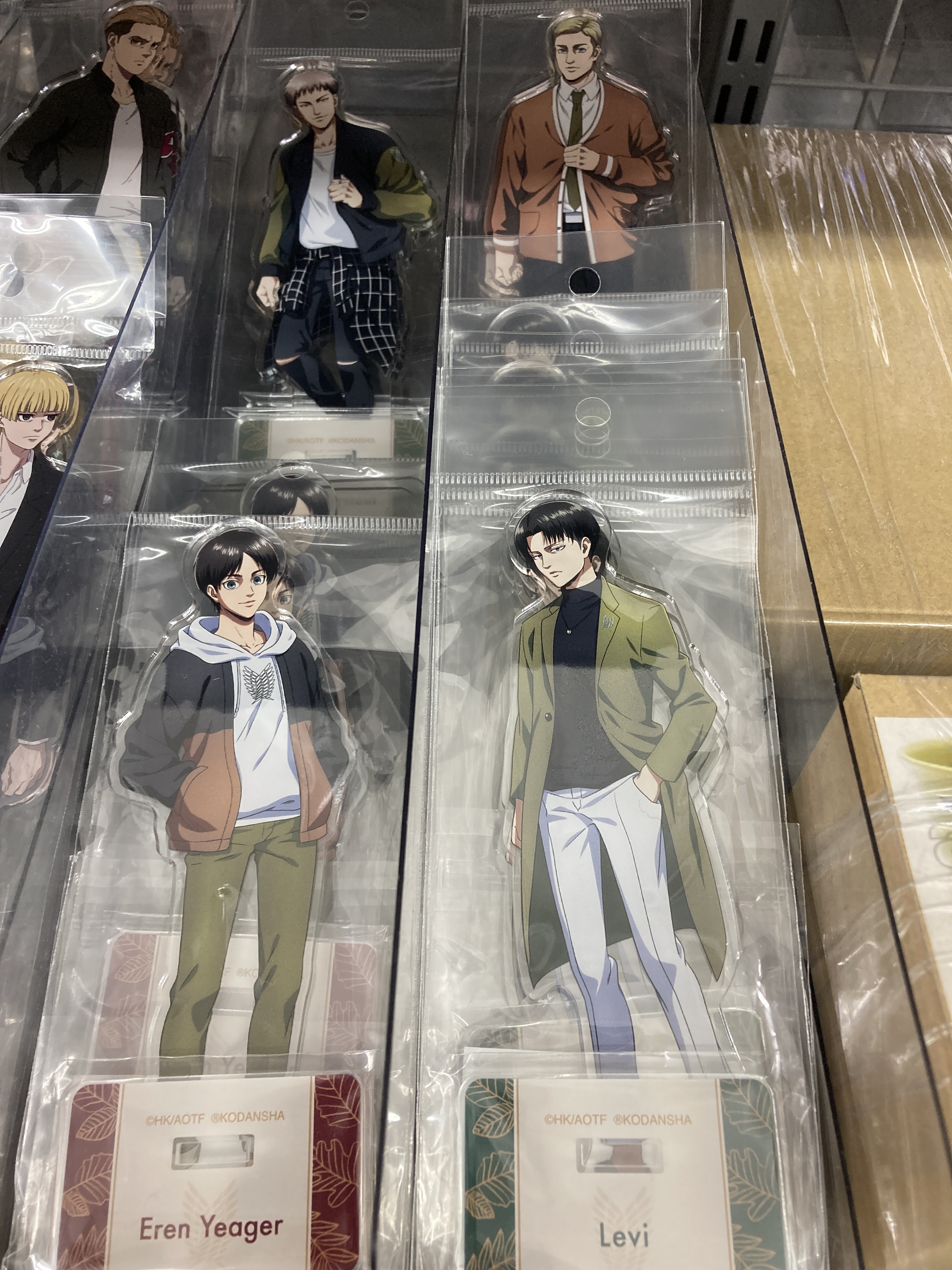 進撃の巨人　キーホルダー　チャーム　缶バッジ　グッズ　フィギュア　まとめ売り 進撃の巨人 キーホルダー チャーム 缶バッジ グッズ フィギュア
