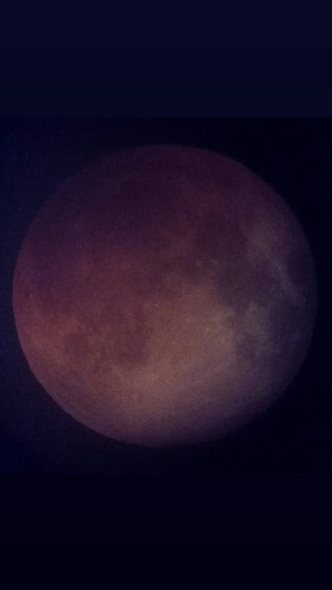 astro_m13's tweet photo. Fotografías del Elipse lunar de ayer dia 16 por nuestro compañero Juan Antonio de la Asociación en Cadiz https://t.co/ImuVshgctC