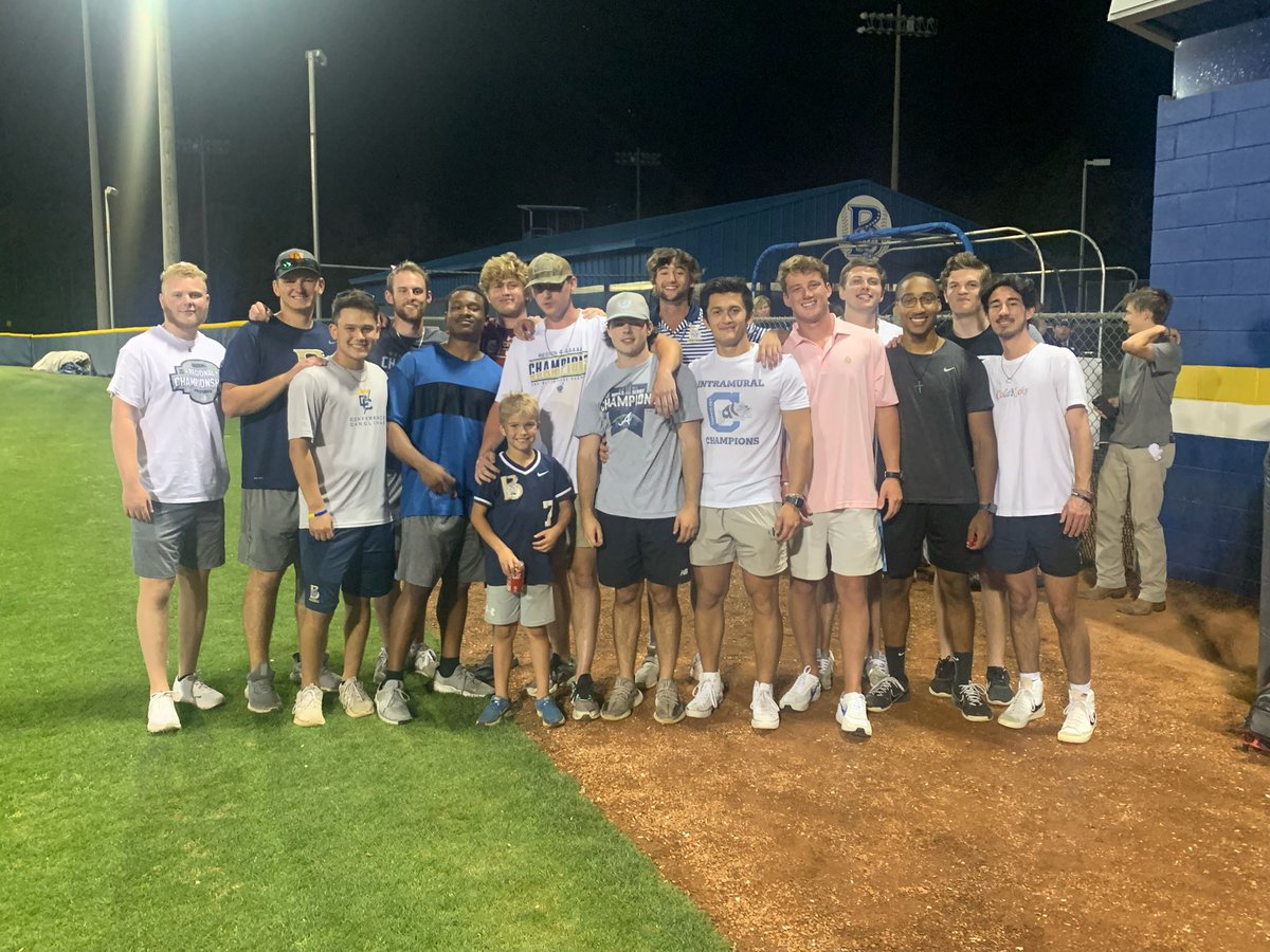 BanksFaulkner11's tweet photo. Great to have all our alumni back tonight! Awesome night at Bengal Field! We’ve got our work cut out for us Wednesday but looking forward to the opportunity. https://t.co/5vgZONsss9