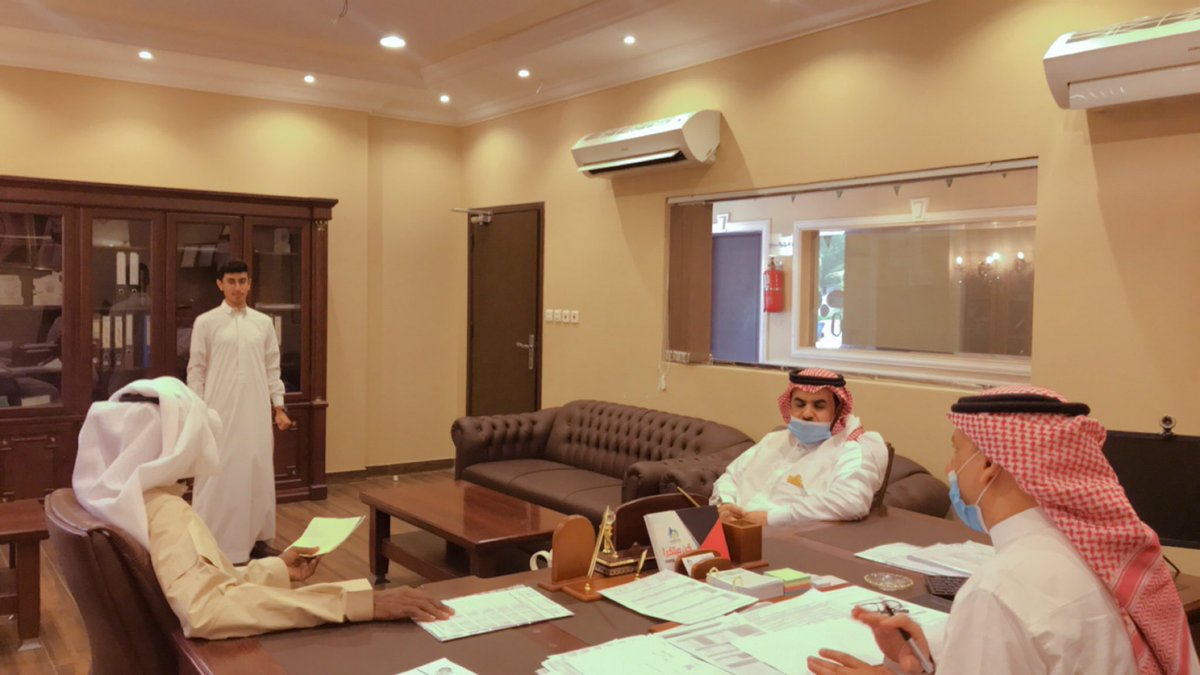 التصفيات النهائية لطلاب ثانوية الانجاز بالهجرة (على مستوى المدرسة) لمسابقة نجم الالقاء بحضور المشرف التربوي الاستاذ ضيف الله الزهراني رئيس قسم المختبرات المدرسية ومدير المدرسة الاستاذ اسامة بانده 

@pfemakkah 
@MOE_MHC_11