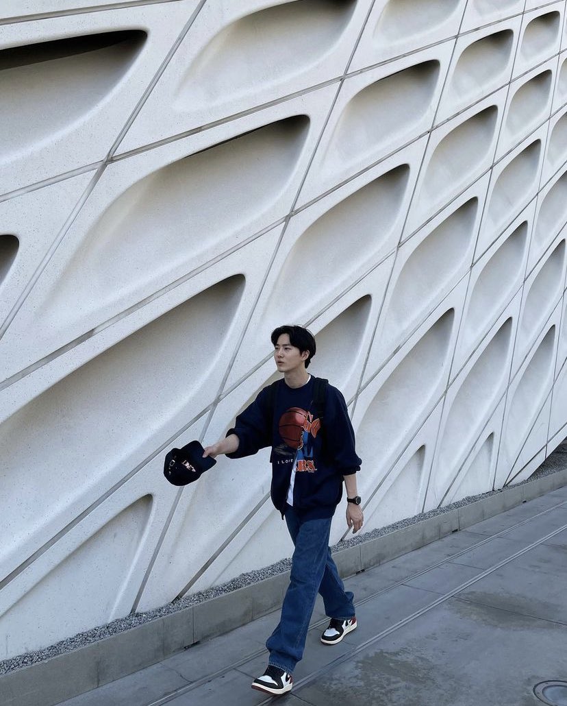 timeto_SUHO's tweet photo. 220517 @ kimjuncotton 인스타그램

🚶🏻

#EXO    #수호 #준면 #SUHO #Junmyeon @weareoneEXO https://t.co/VeZIdOF0Nk