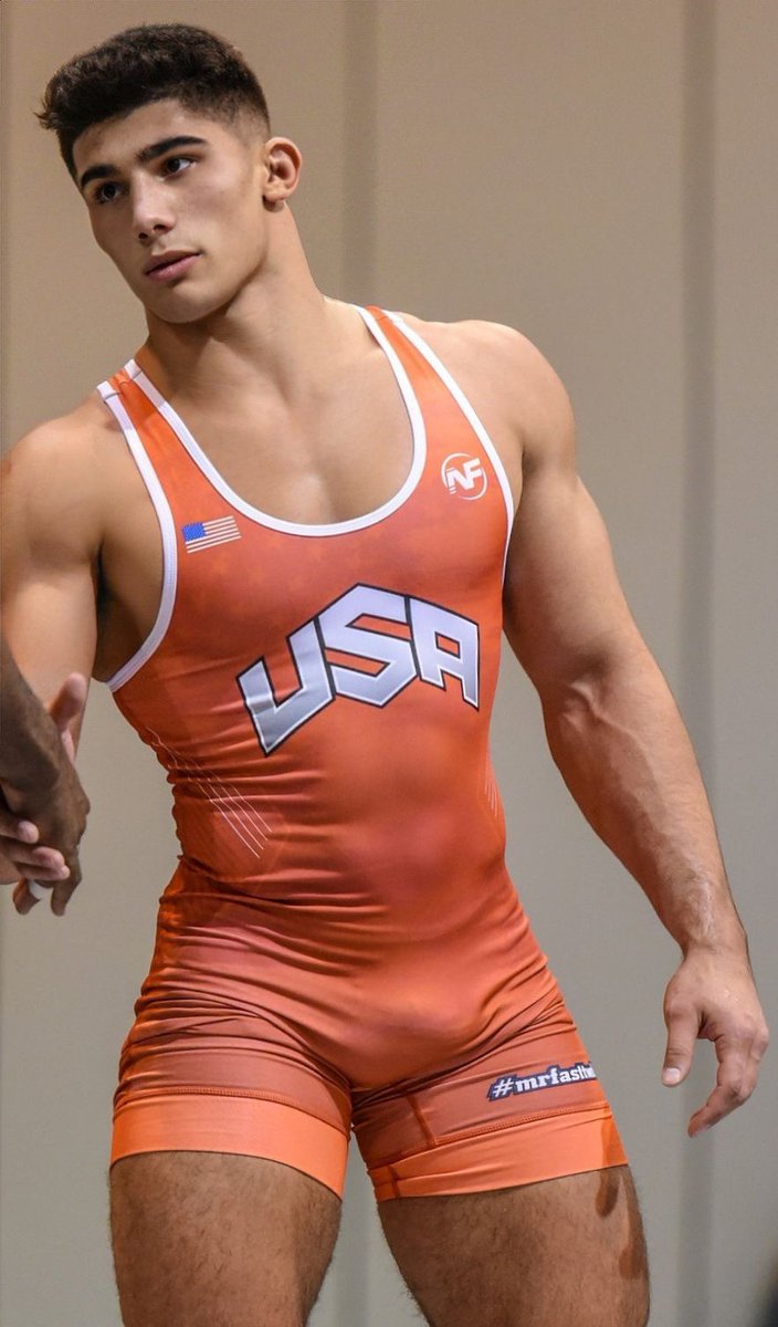 TLR_SportsKink's tweet photo. Who wants to wrestle?
#wrestler #jock #spandexguy https://t.co/POM6anzvCF
