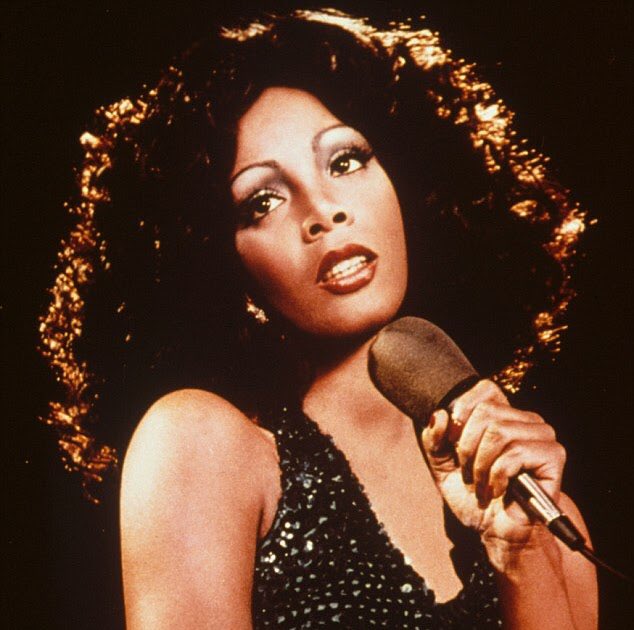 keceguaranteed's tweet photo. 17 Mei 2012, the Disco Queen Donna Summer died of lung cancer. Throughout her career she won five Grammy Awards, six American Music Awards, and had three multi-platinum albums. #RIPDonnaSummer https://t.co/X9coNTWq9r