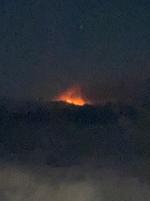 RussBowen1's tweet photo. Black Fire crossing the Continental Divide at 9:30 pm, 05/16/22. Taken on NM 152 just west of Caballo. It has grown to 42100 acres in just 72 hours. https://t.co/TSFgBC9Sq3