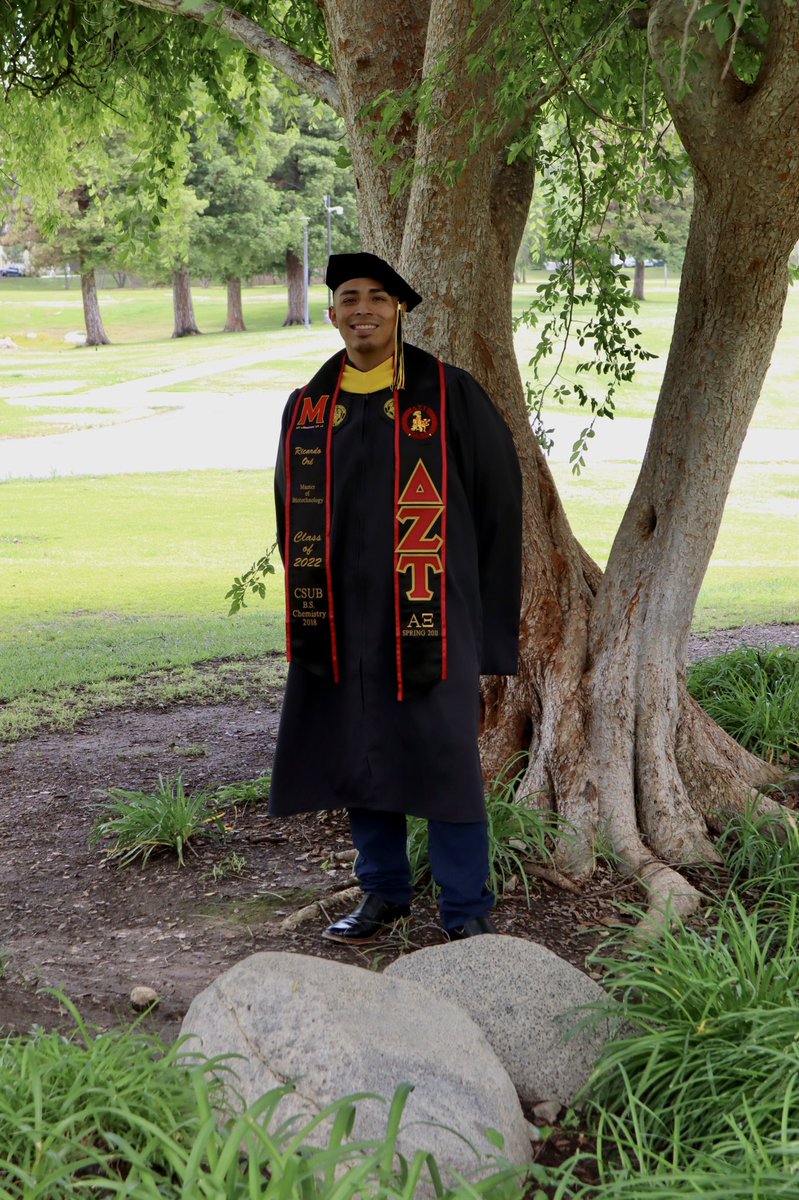 HijoDelSol67's tweet image. Grad Pics that didn’t miss ✊🏽 #ClassOf2022 #LatinosInStem