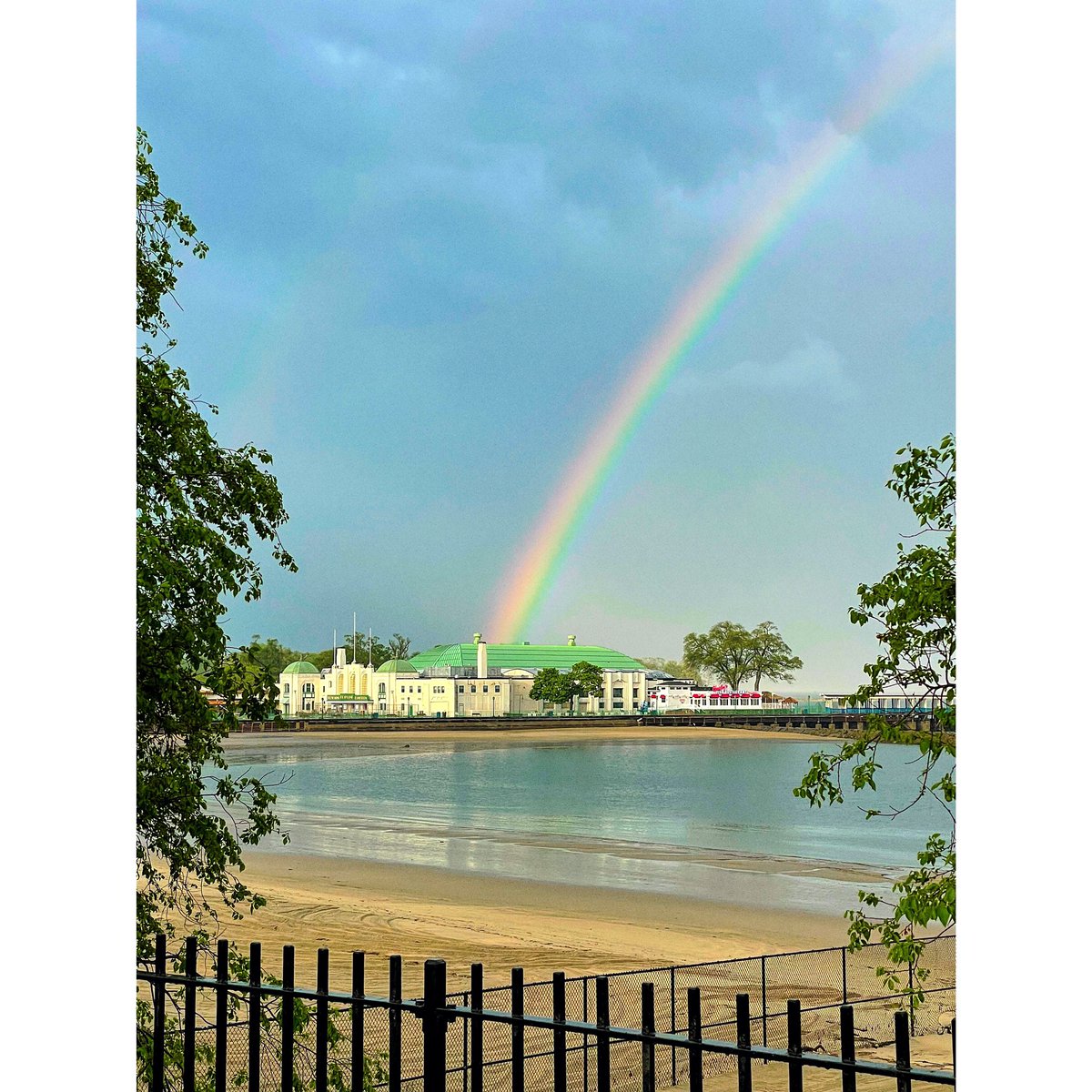 Empathic_Paws's tweet photo. βI've heard it too many times to ignore it. It's something that I'm supposed to be..β #Kermit
While some people chase βπ¨, I like to chase #rainbows . Enjoy a few of my post-storm π along the #SoundShore of @playland_park & Rye Town Park.
#Westchester #TheRainbowConnection https://t.co/P4SgJ9TA7r