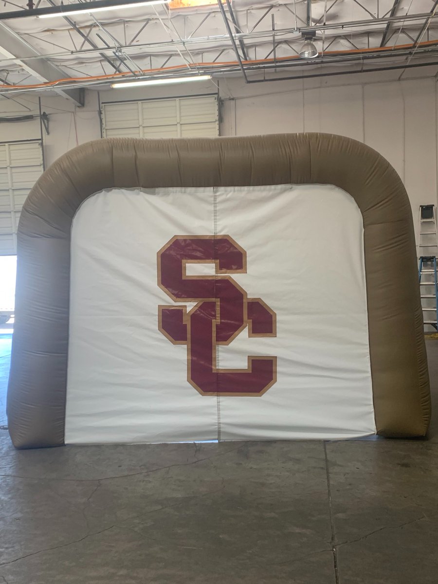 SC_BulldogFB's tweet photo. Yay, we got a new Tunnel just in time for the #UNFINISHEDBUSINESS 2022 Season. Thank you @Agent_KellyD for your support for all things Summer Creek! #ALLIN https://t.co/pmUp6Zfln1