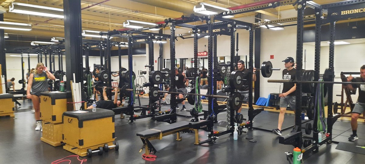 THerrmannSC's tweet photo. Nothing Better than a Full Weight Room during the Summer! A number of Bronco Student-Athletes from @WMUHockey @WMUMensTennis @WMUWomensTennis @WMUVolleyball @WMU_WBB @WMUMBB and @WMU_Gymnastics got after it today!
#TeamWMU #HorsepoWer https://t.co/2q6Zdsh8VW