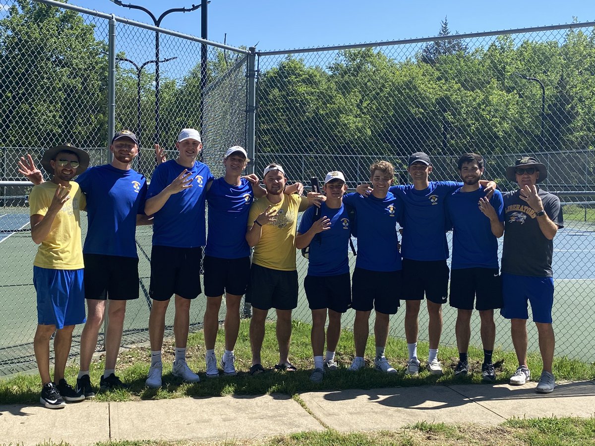 JamieMa43488273's tweet photo. Going to the Final 4, 2nd year in a row! I ❤️ my Liberators! 🎾💙💛 https://t.co/qouQtY1xrj