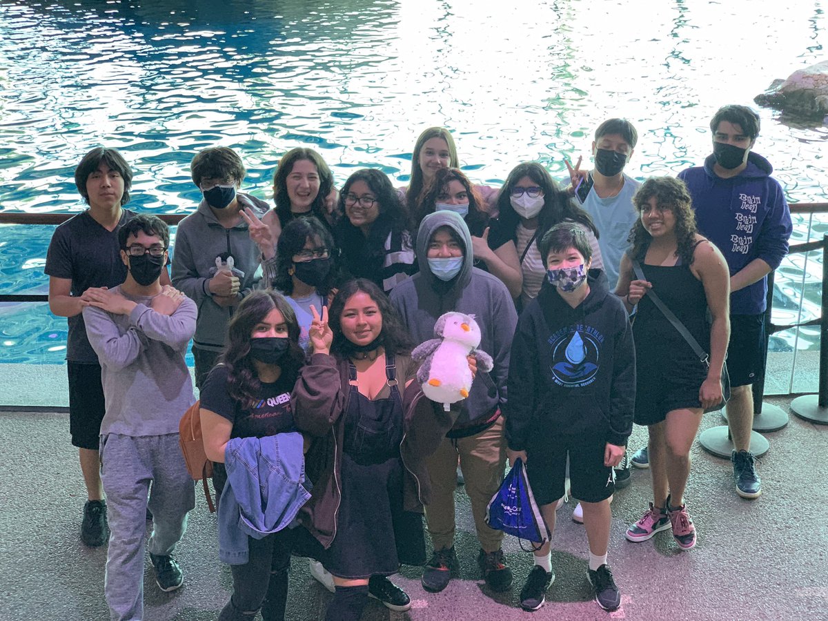 MsJJoung's tweet photo. Great day with our @CarlSchurzHS Academic Decathlon team celebrating our year end of our Water theme this year at the @shedd_aquarium with some 4D Shark experiences! Thank you #LSNA in gifting us this amazing trip! We missed you @MrArsenie! https://t.co/D822pq4diz